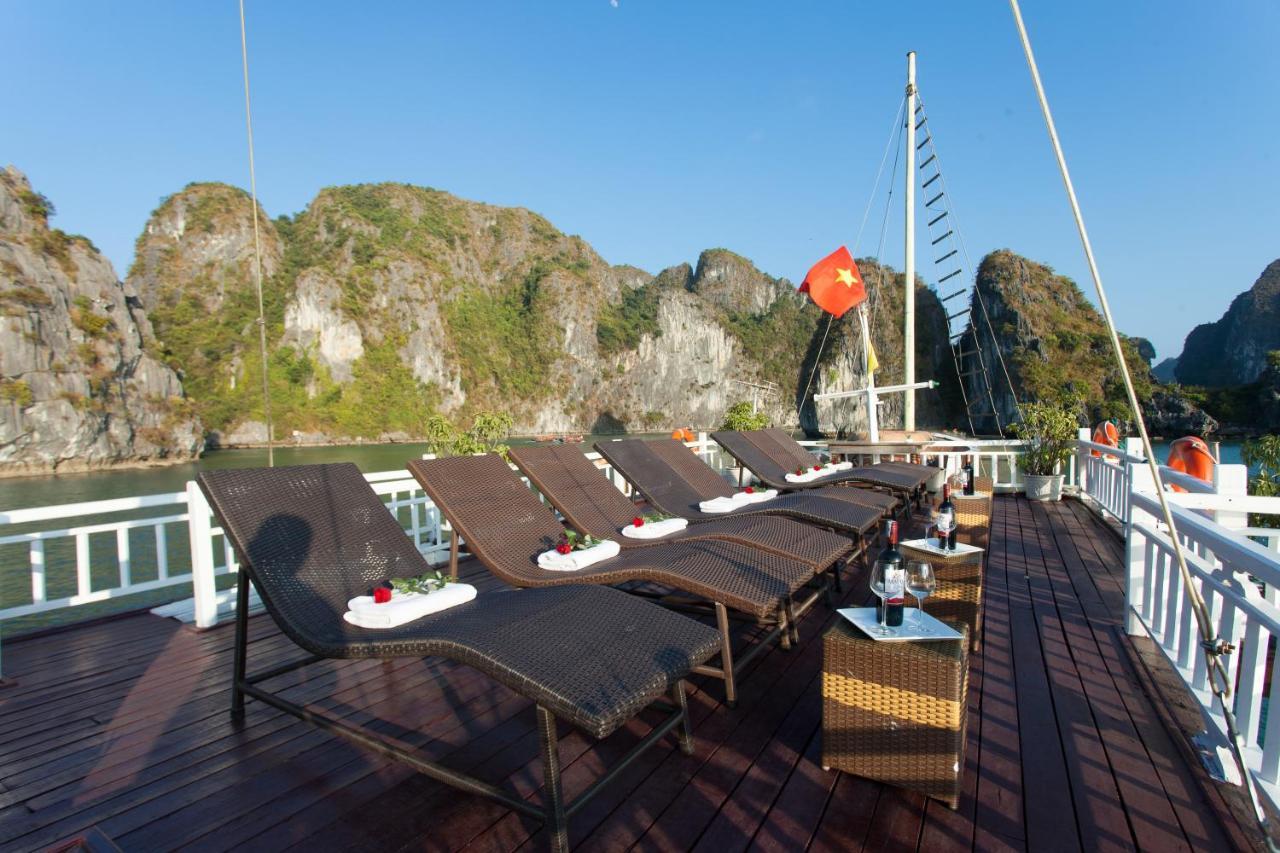 Готель Golden Star Cruise Nan Giang Екстер'єр фото